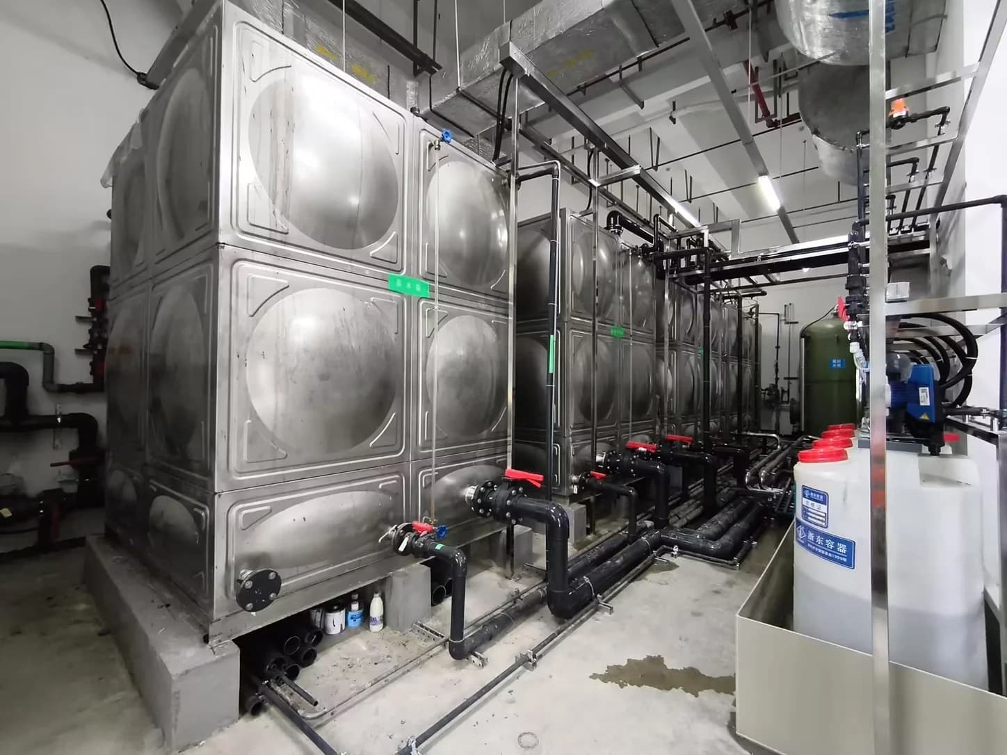 Industrial RO and ultrafiltration equipment for high-purity manufacturing water