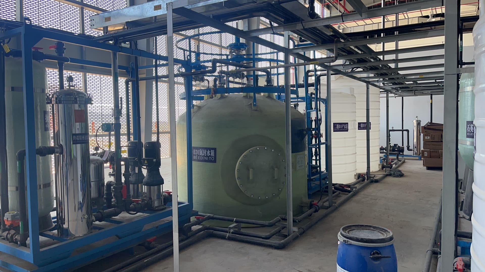 EDI polishing equipment in an industrial pure water system