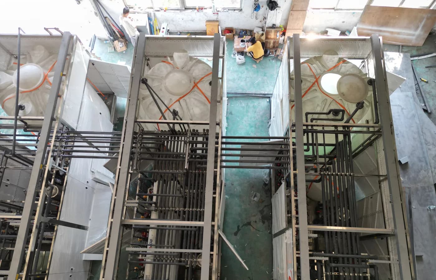 Industrial pure-water equipment and process connections under factory assembly