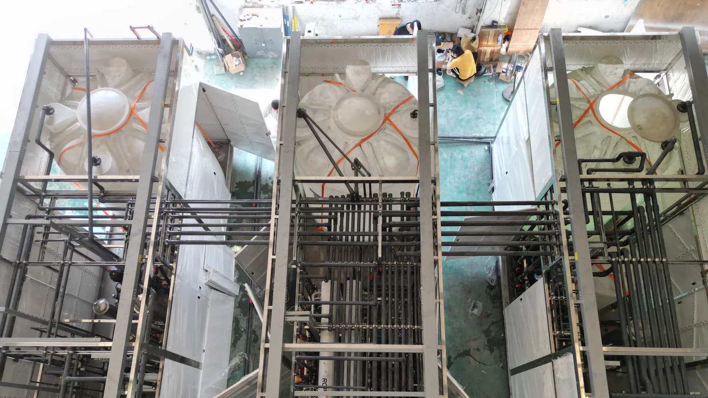 Factory assembly of an industrial pure-water system for a North American battery facility